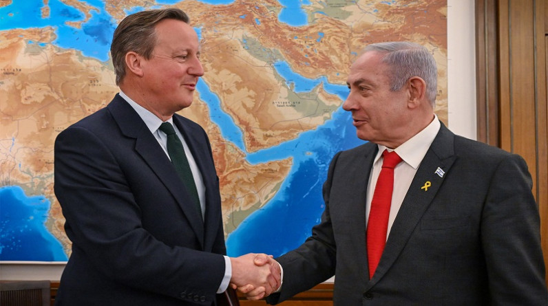 "التلغراف": ديفيد كاميرون يدعو إسرائيل فعلياً إلى الاستسلام لحماس